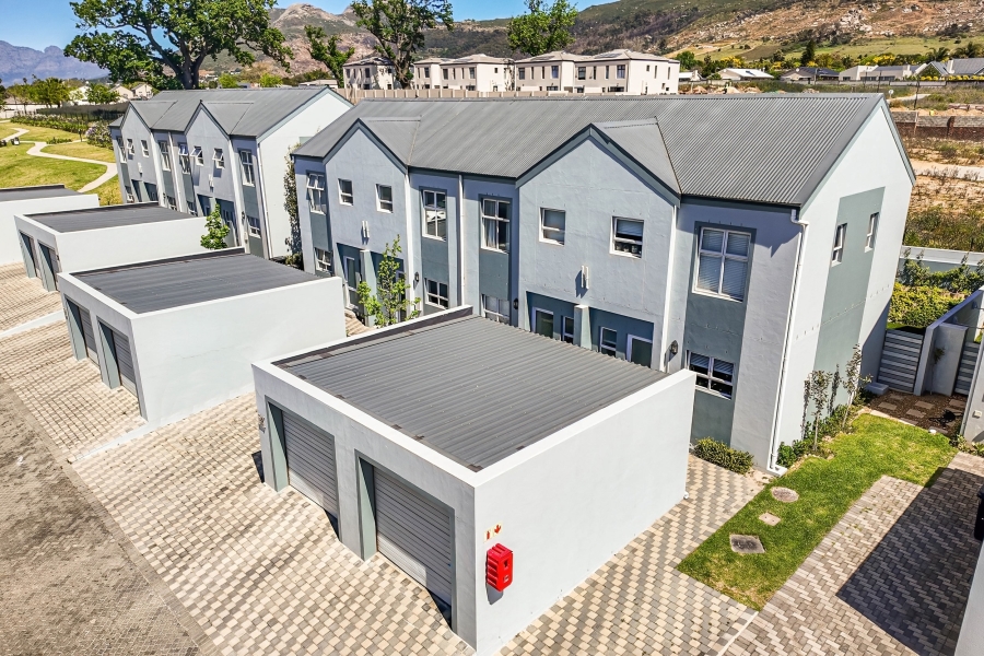 2 Bedroom Property for Sale in Honeydew Country Estate Western Cape